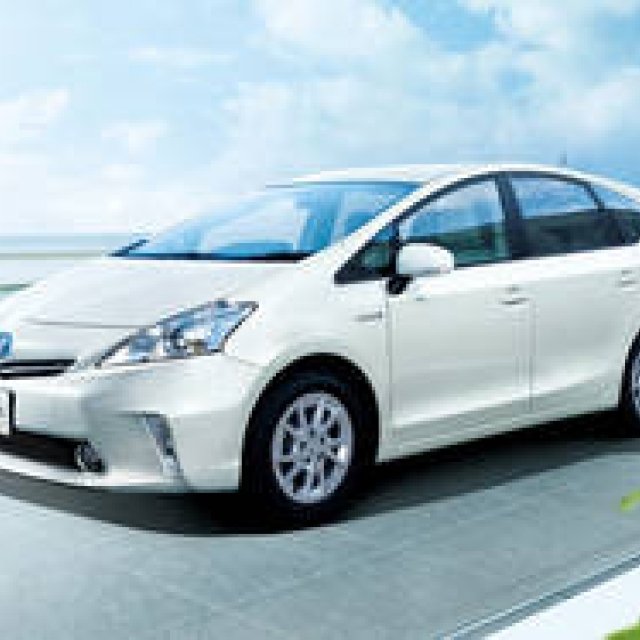 TOYOTA PRIUS α｜トヨタ プリウス α 上級グレード「G」に試乗