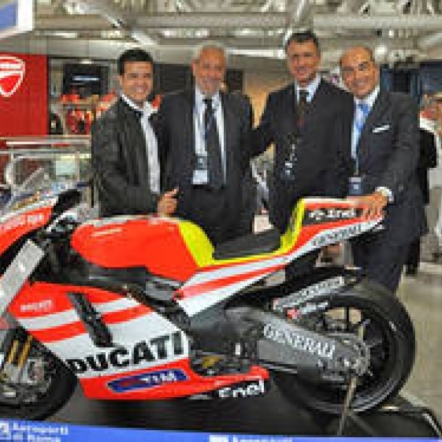 Ducati｜ローマ・フィウミチーノ国際空港に『ドゥカティ・ショップ』オープン