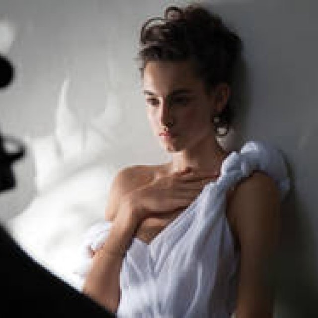 BOTTEGA VENETA｜初のフレグランス発表にあわせ、ブルース・ウェーバー撮影のショートフィルムを公開