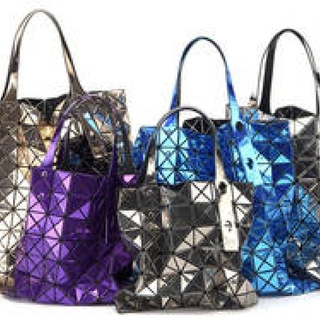 BAO BAO ISSEY MIYAKE｜ブランド1周年スペシャルアイテム「BILBAO PRISM PLATINUM」