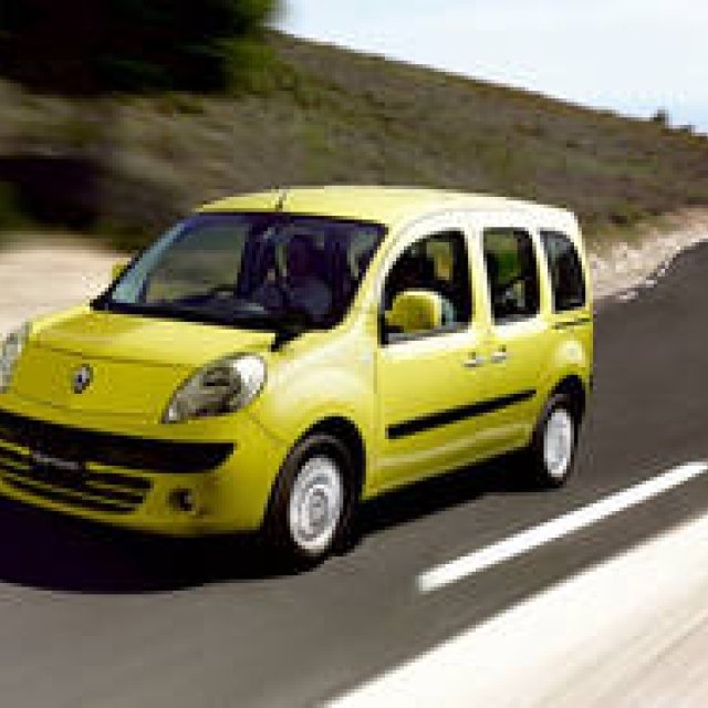 RENAULT KANGOO│より家族がよろこべるクルマに
