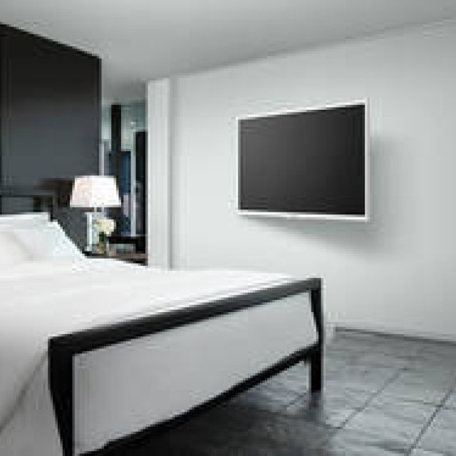 シャープ｜置き方も観かたも自由になった、あたらしいアクオス