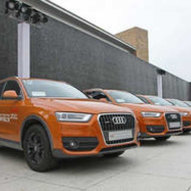 アウディ初のプレミアムコンパクトSUV「Q3」に中国で試乗｜Audi