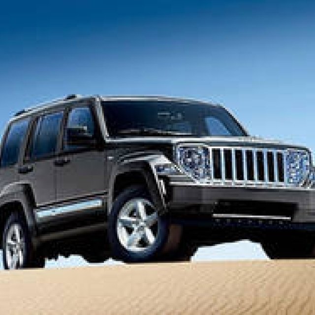 ジープ チェロキーに中間グレード「チェロキー スポーツクロス」が登場｜JEEP