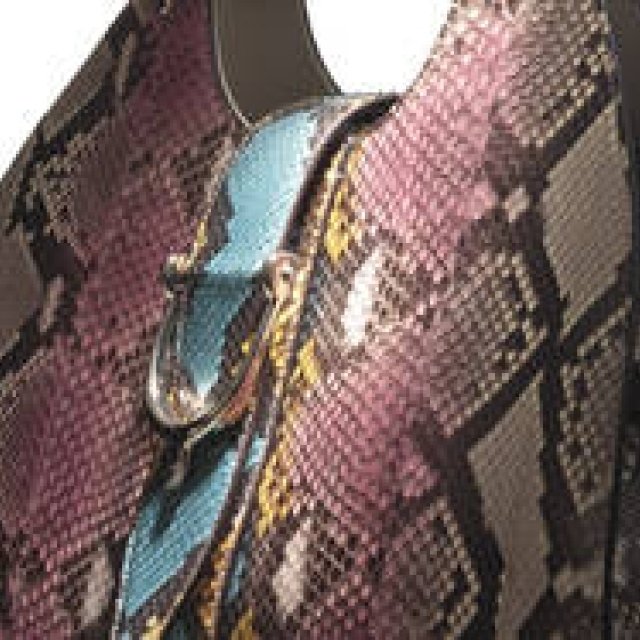 GUCCI｜鮮やかなパイソンに目を奪われるグッチ銀座限定バッグ登場