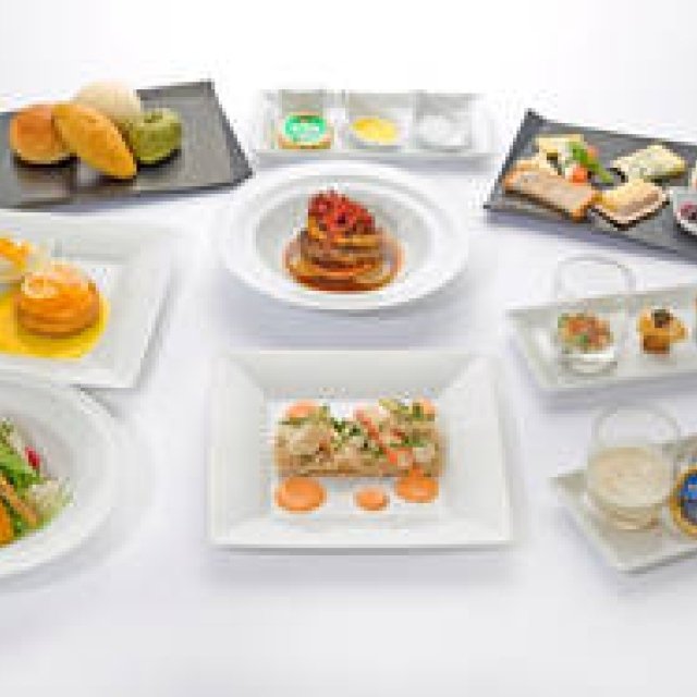 EAT｜「日本料理 龍吟」×シャンパーニュ・サロンを味わう、JALファーストクラスの旅