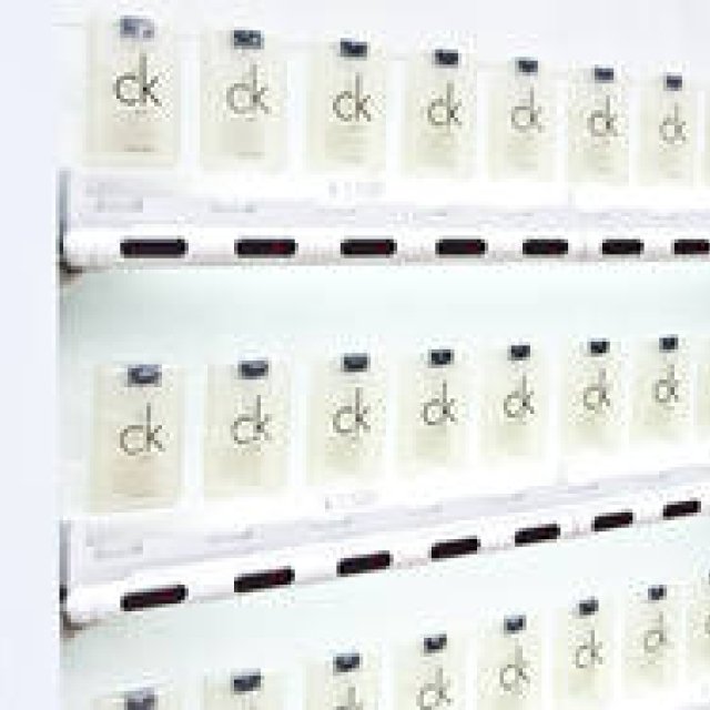 ck one｜パルコ限定ミニボトル「ck one on-the-go」自動販売機が登場