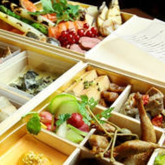 フレンチビストロ『en.terrible』の、おとなのおせち