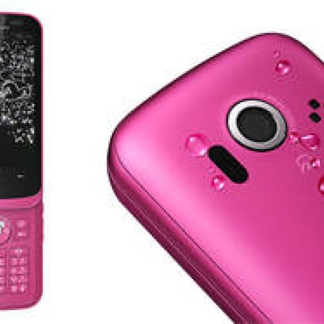 Disney Mobile｜コンパクトなスライド型スマートフォン「DM011SH」