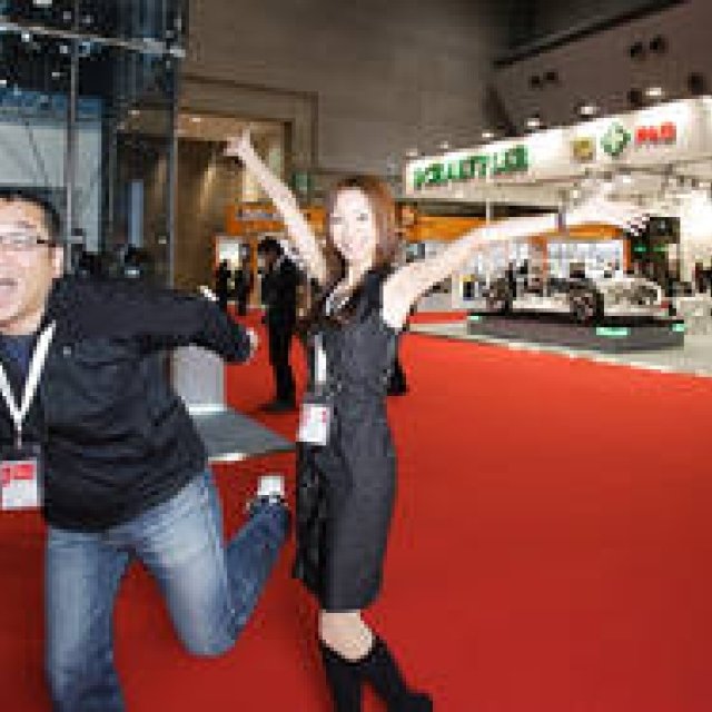 第42回東京モーターショー2011｜渡辺敏史と清水久美子がいく 部品ブースウォッチング