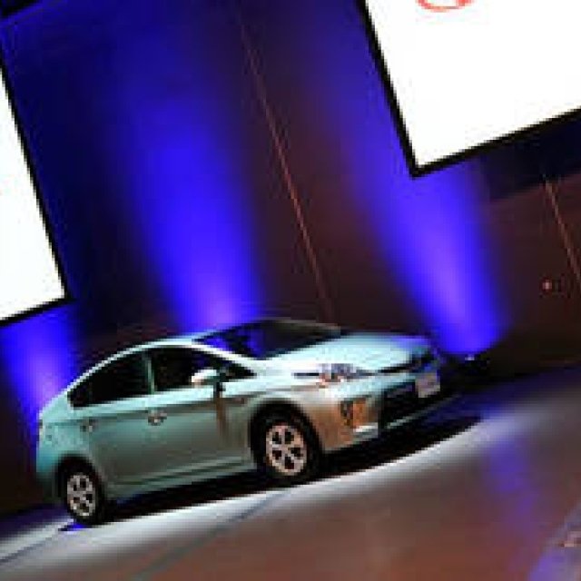 あたらしいプリウス「プリウス PHV」は、脅威の61.0km/ℓを記録！｜TOYOTA