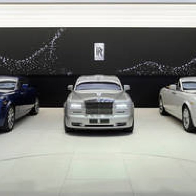 ファントム・シリーズII、ジュネーブでデビュー｜Rolls-Royce