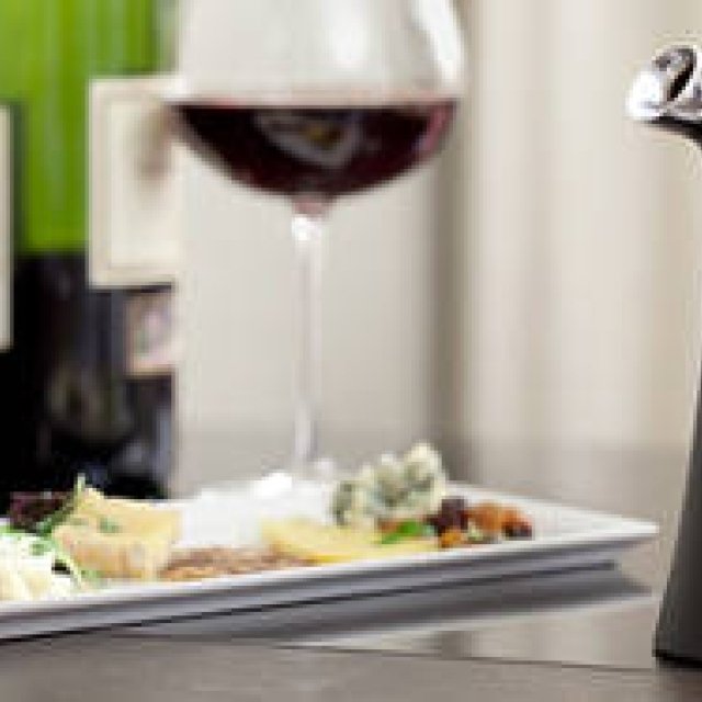 Quirky｜コミュニティサイトから誕生したワインツール「Verseur」