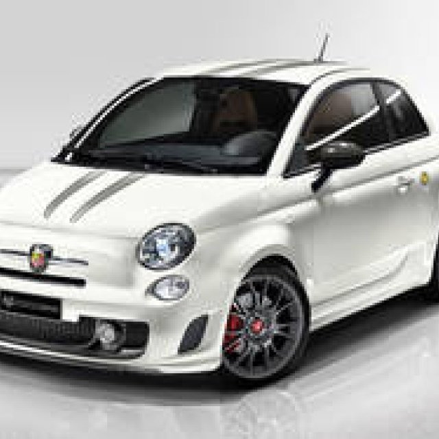 アバルト695トリブート フェラーリに日本限定の特別仕様車 ｜Abarth
