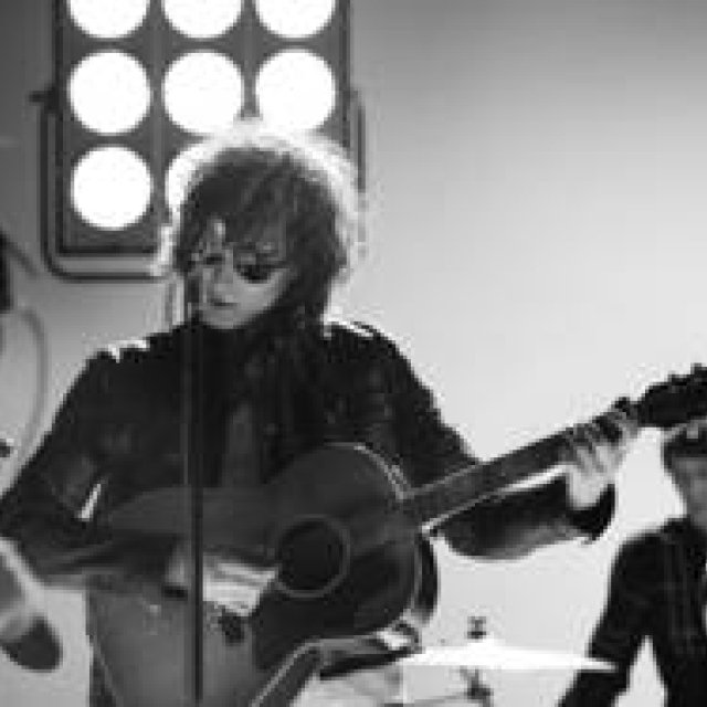 BURBERRY｜新アイウエアコレクションが発売