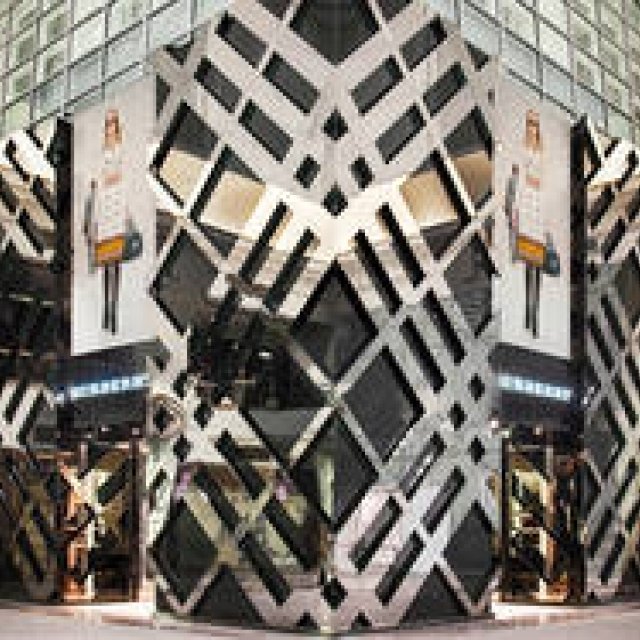 BURBERRY｜アジア最大！ バーバリーの新ブティックが台北にOPEN！