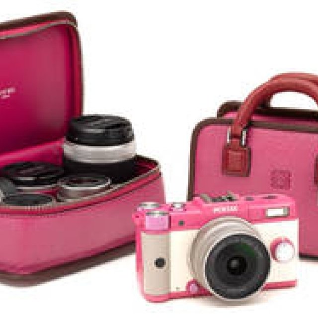 LOEWE｜日本限定！　デジタル一眼PENTAX Qとアマソナのスペシャルセット