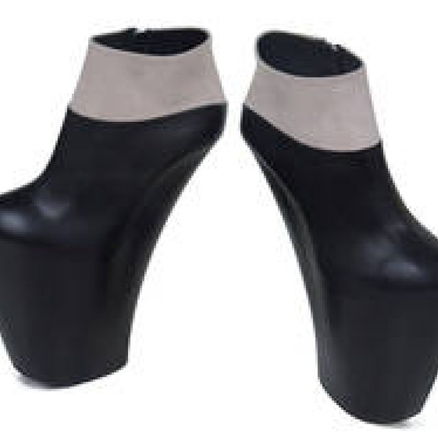 GIUSEPPE ZANOTTI DESIGN│レディー・ガガのためにシューズを制作！