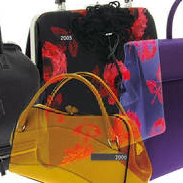 PRADA│「スキャパレリ」展に合わせた復刻バッグ