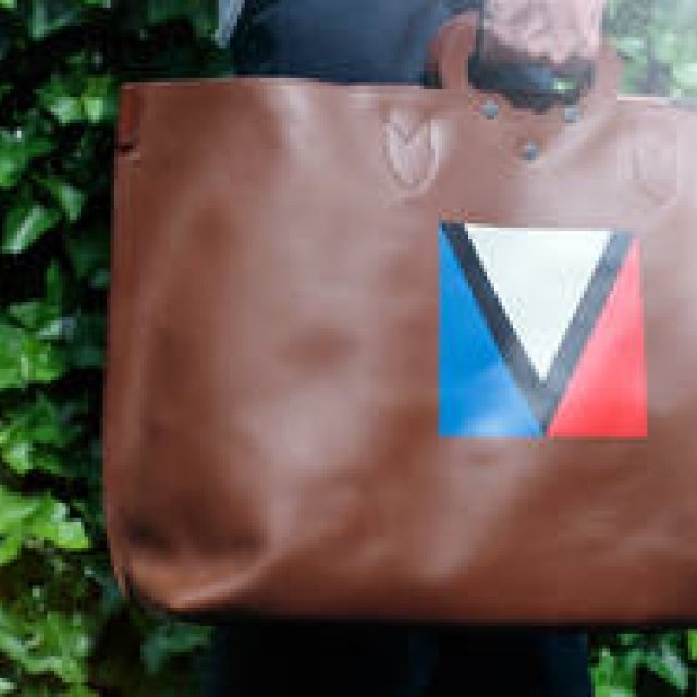 特集｜ラグジュアリーブランドからセレクトショップのお薦めまで、いま選ぶべきトートバッグはコレだ！