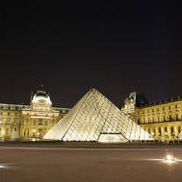 TOSHIBA｜LEDで照らすモナ・リザの微笑み