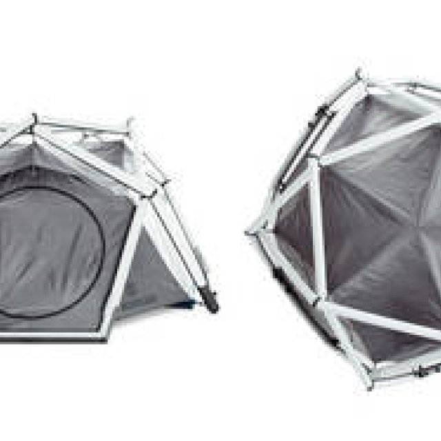 RESTIR｜たった1分で組み立てられるエアーテント「THE CAVE」