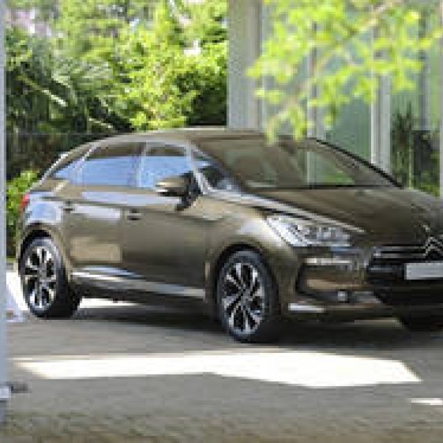 シトロエン DS5 シックに試乗｜Citroen