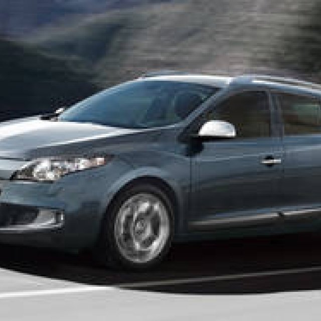 3代目メガーヌワゴンが日本初上陸｜Renault