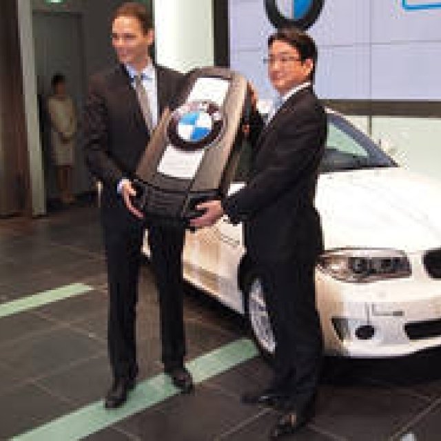 BMWの電気自動車に乗れる｜BMW