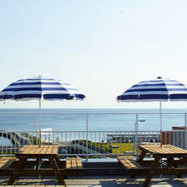 EAT｜江ノ島の青い海と空を一望する「THE BEACH HOUSE」オープン