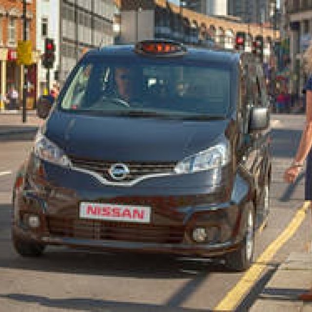 日産NV200タクシーがロンドンの街を走る!!｜Nissan