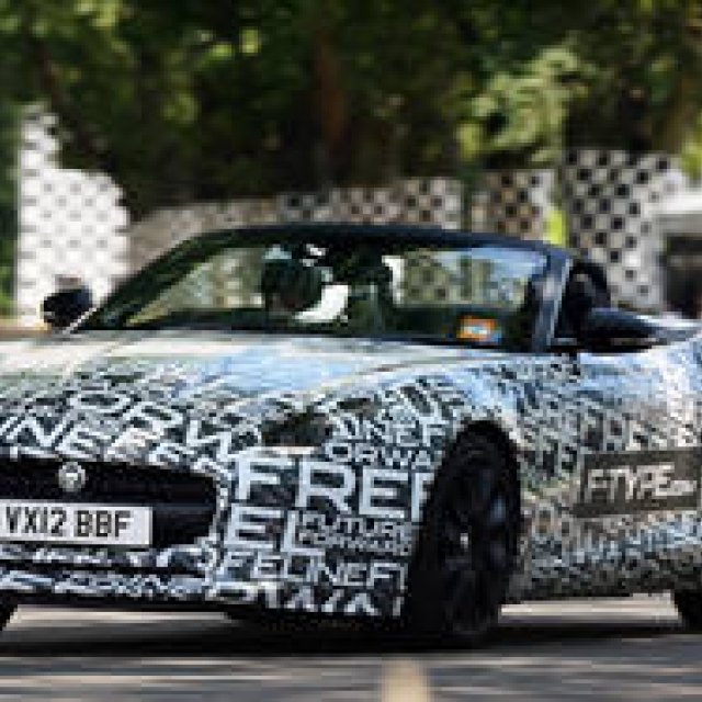 パリサロンでジャガーFタイプがお披露目へ！｜Jaguar