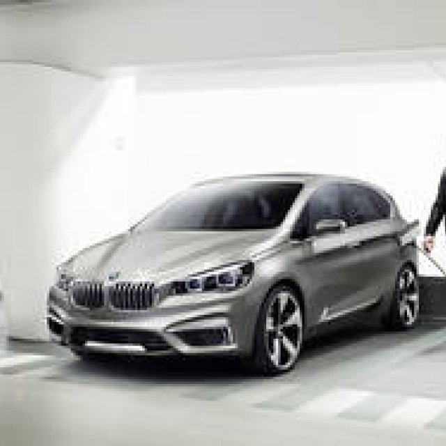 3気筒エンジン＋電気モーターのプラグインハイブリッド｜BMW