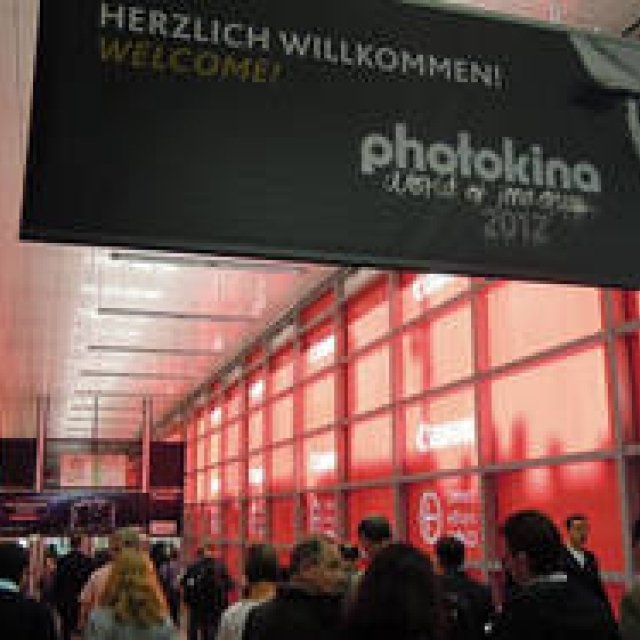 フォトキナ2012｜最大のトピックは、 手が届く“フルサイズセンサー”