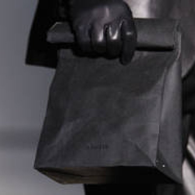 JIL SANDER｜発売後に即完売した、あの傑作ペーパーバッグが販売再開！