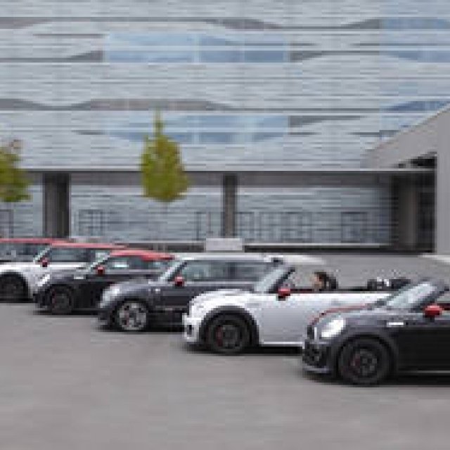 MINI John Cooper Worksにオートマチックモデルを追加｜MINI