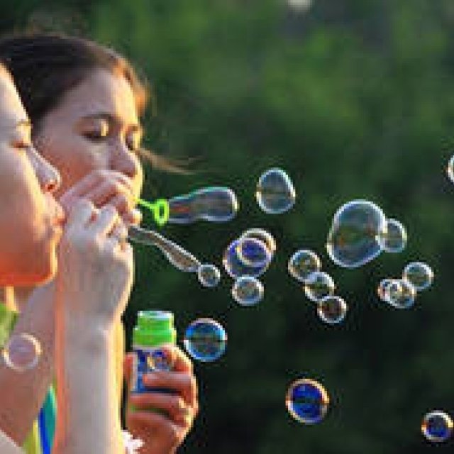 MOVIE｜全米で感動を呼んだ奇跡のドキュメンタリー『ミラクルツインズ』