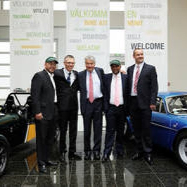 アルピーヌとケーターハムが新型車を共同開発｜Renault