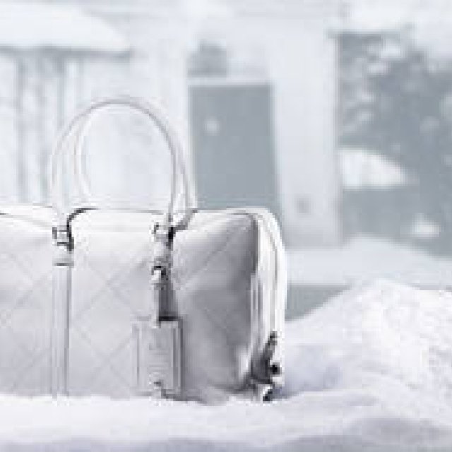 REALFLEET｜充電できるバッグ「BAGTTERY（Bag ＋ Battery）」クリスマス限定モデル数量限定発売