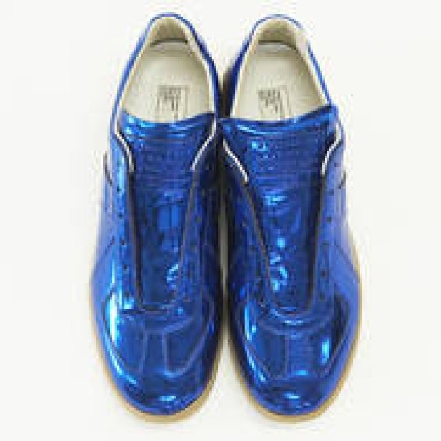 Maison Martin Margiela｜メタリックブルーの「レプリカ」ジャーマントレーナー地方店限定発売