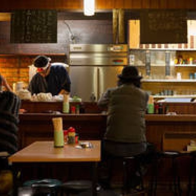 角田陽太｜東京の酒場を案内する新連載「東京浪漫酒場」第一回 三軒茶屋「久仁」