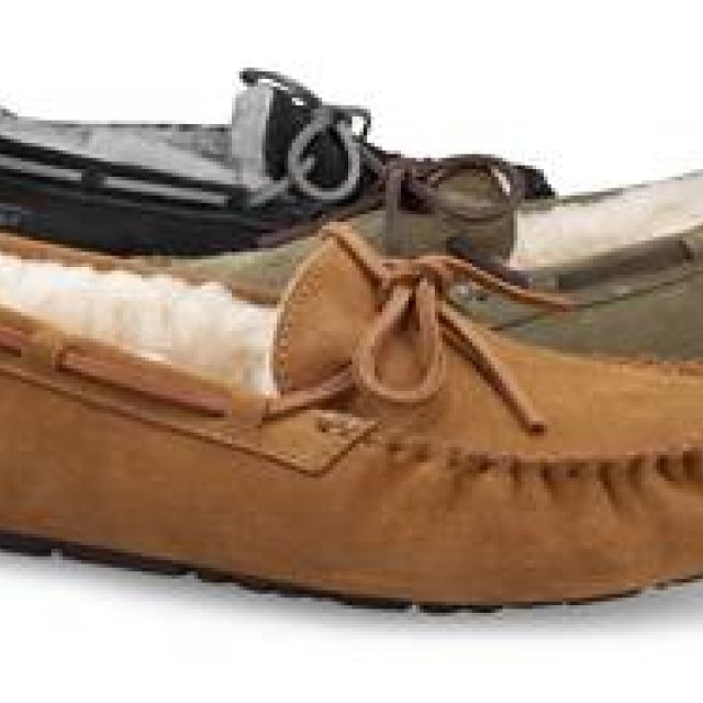 UGG® Australia｜あたたかなメンズの新作モカシン「オルセン」登場