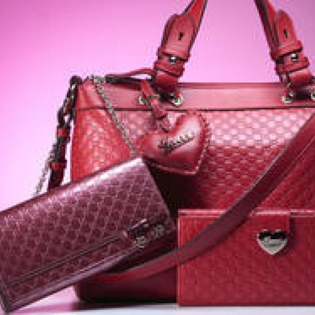 GUCCI｜ロマンティックな季節を彩る新作バッグ＆ウォレット