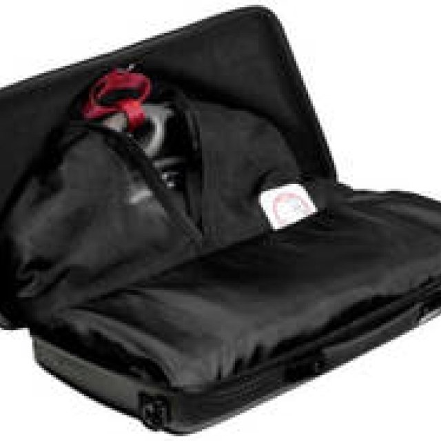 5351POUR LES HOMMES｜スーツを収納してもシワにならない「LAT 56°」ビジネストラベルバッグ