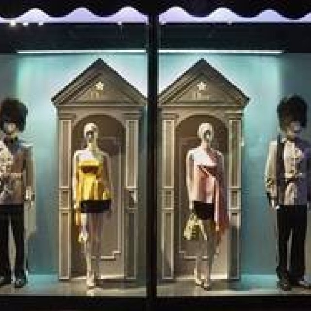 Dior｜ハロッズがディオールのワンダーランドに