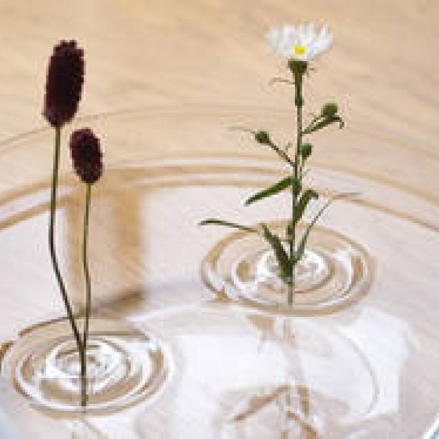 oodesign｜不思議で美しい一輪挿し「フローティングベース／リプル」