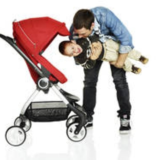 Stokke｜チャイルドシートが取りつけ可能なストッケのベビーカー