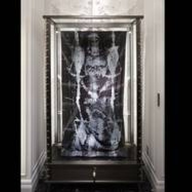 ALEXANDER McQUEEN｜小谷元彦氏とのコラボレーション作品を期間限定で展示中