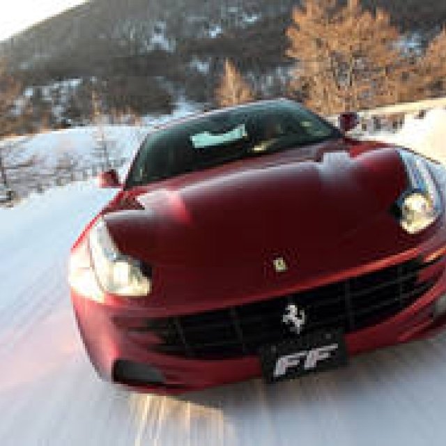 フェラーリ FF 雪上アタック｜Ferrari