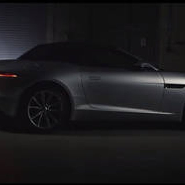 ジャガーFタイプに試乗｜Jaguar